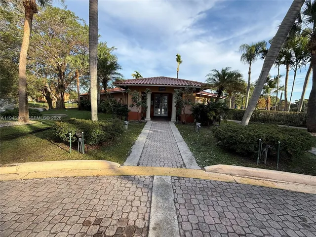 $2,050 | 10773 Cleary Boulevard, Unit 104, Plantation, FL 33324