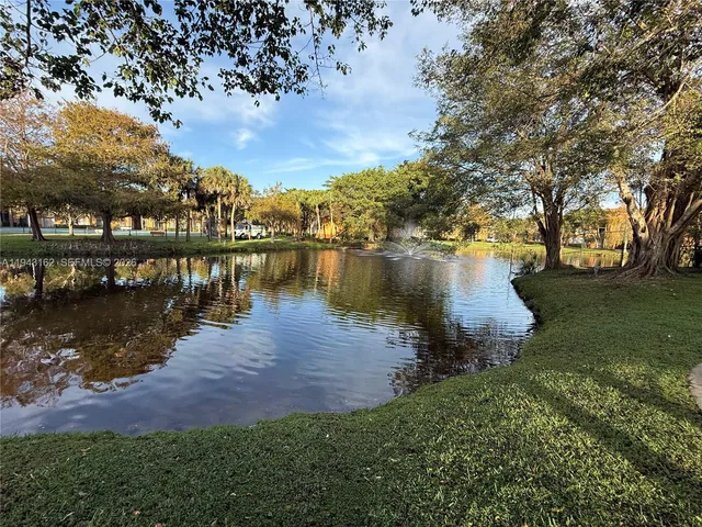 $2,050 | 10773 Cleary Boulevard, Unit 104, Plantation, FL 33324