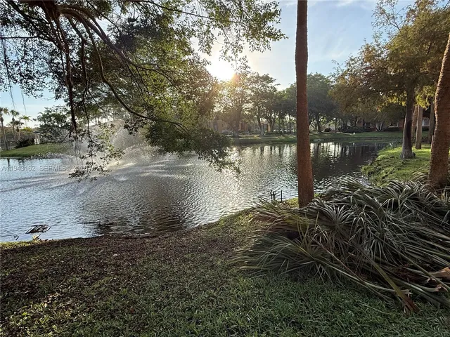 $2,050 | 10773 Cleary Boulevard, Unit 104, Plantation, FL 33324