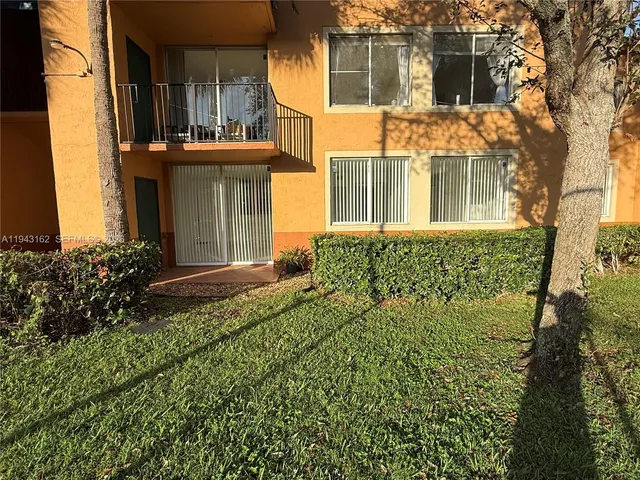 $2,050 | 10773 Cleary Boulevard, Unit 104, Plantation, FL 33324