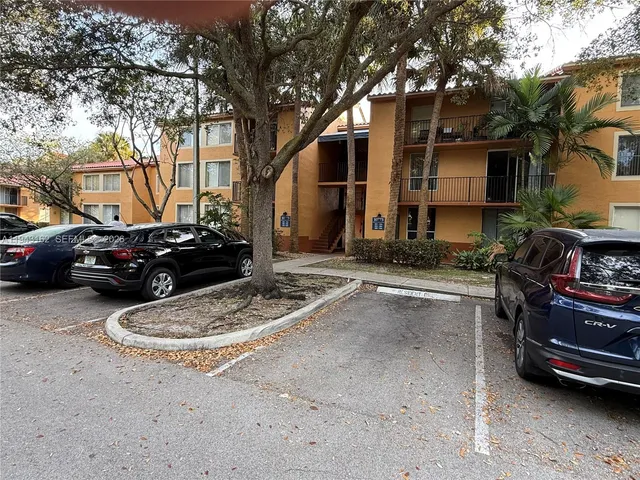 $1,975 | 10773 Cleary Boulevard, Unit 104, Plantation, FL 33324