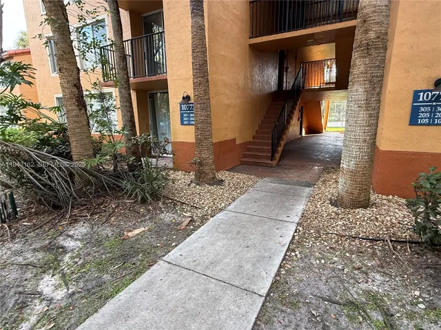 $2,050 | 10773 Cleary Boulevard, Unit 104, Plantation, FL 33324