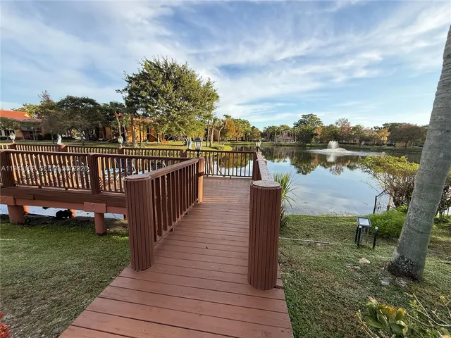 $2,050 | 10773 Cleary Boulevard, Unit 104, Plantation, FL 33324