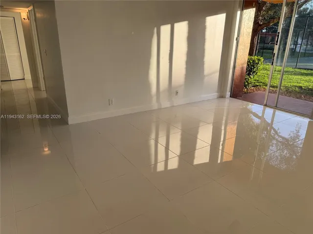 $2,050 | 10773 Cleary Boulevard, Unit 104, Plantation, FL 33324