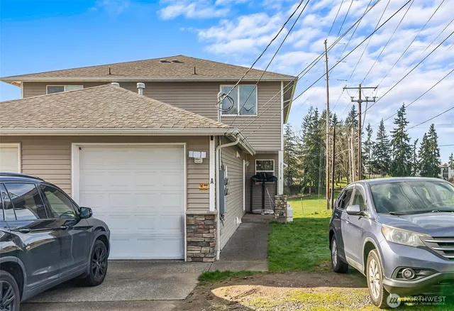 $435,000 | 2905 11th Street, Unit A, Everett, WA 98201