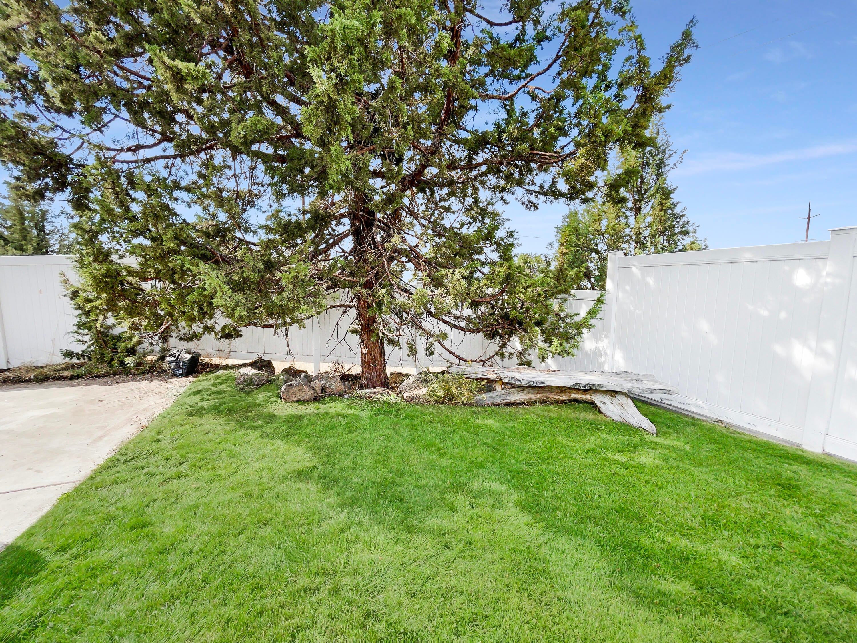 63347 Vogt Road Bend, OR 97701 - Photo 23 of 23 Back Yard