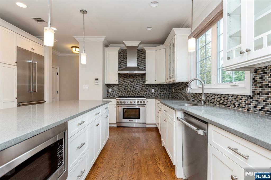 15 Woodland Road Cresskill, NJ 07626 - Photo 12 of 34