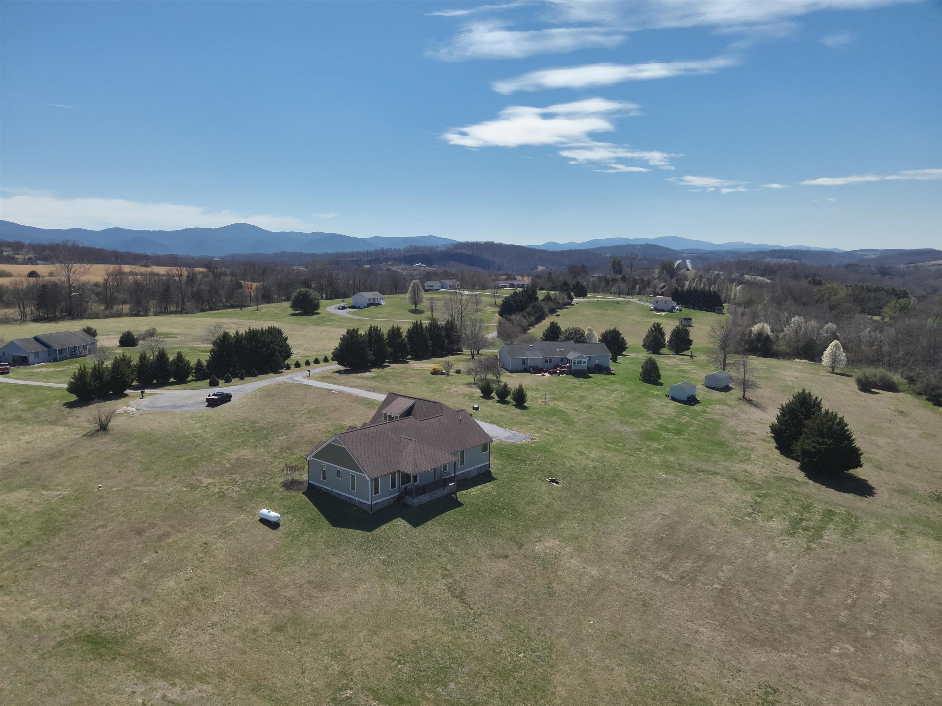 165 Marl Ridge Road Lexington, VA 24450 - Photo 12 of 72 Vaulted Ceiling