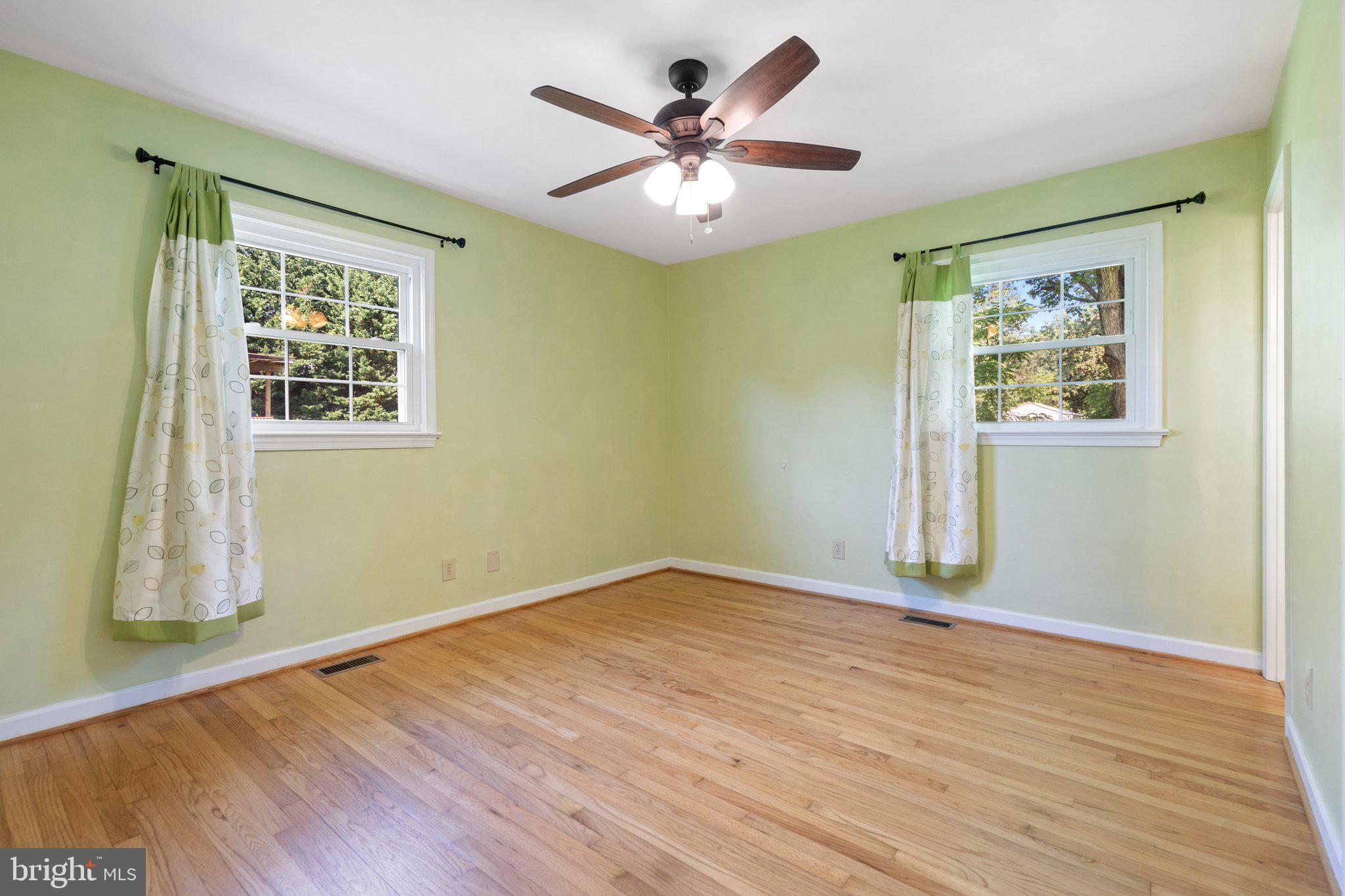 131 Moser Road Warrenton, VA 20186 - Photo 17 of 31 Bedroom 2