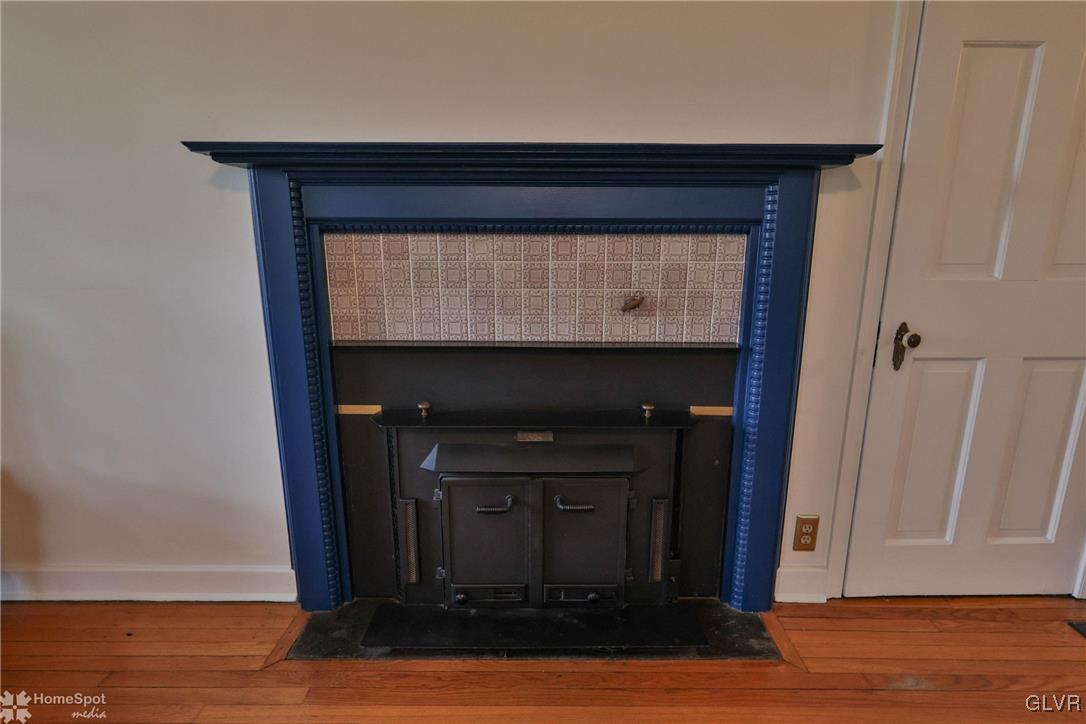 3223 Brodhead Road Bethlehem, PA 18020 - Photo 17 of 36 Wood-burning fireplace.