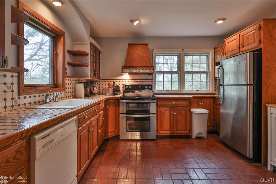 3223 Brodhead Road Bethlehem, PA 18020 - Photo 7 of 36 Kitchen