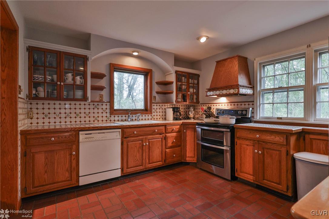 3223 Brodhead Road Bethlehem, PA 18020 - Photo 8 of 36 Kitchen