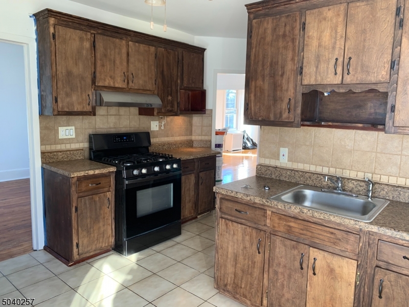 868 Bishop Street, Unit 2 Union, NJ 07083 - Photo 3 of 7