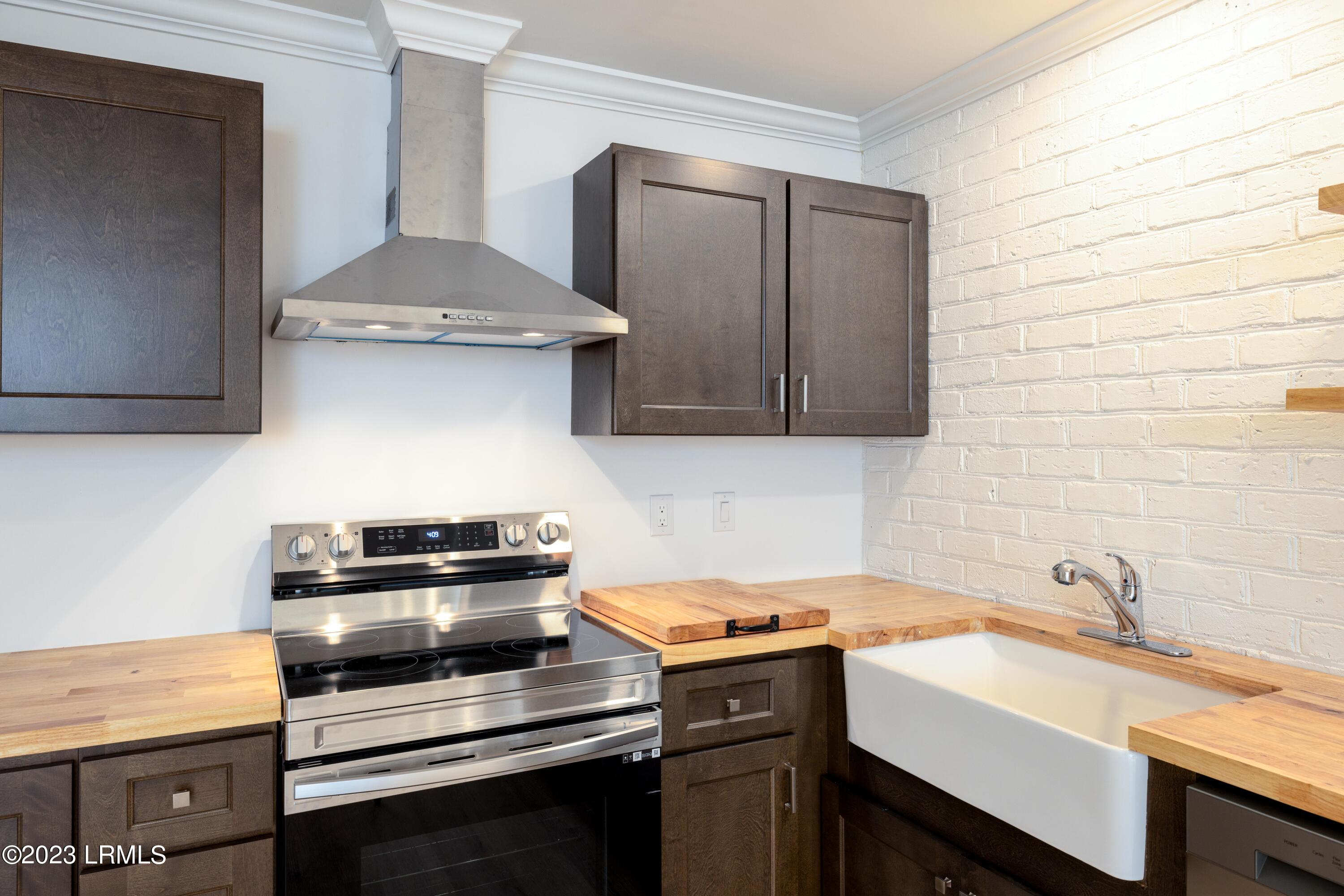 502 New Street Beaufort, SC 29902 - Photo 8 of 20 502 New St-5