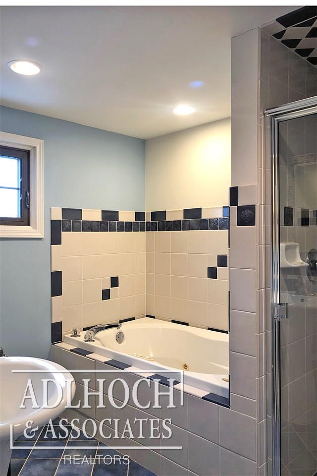 285 Merriweather Road Grosse Pointe, MI 48236 - Photo 17 of 23 31394230-16.JPG