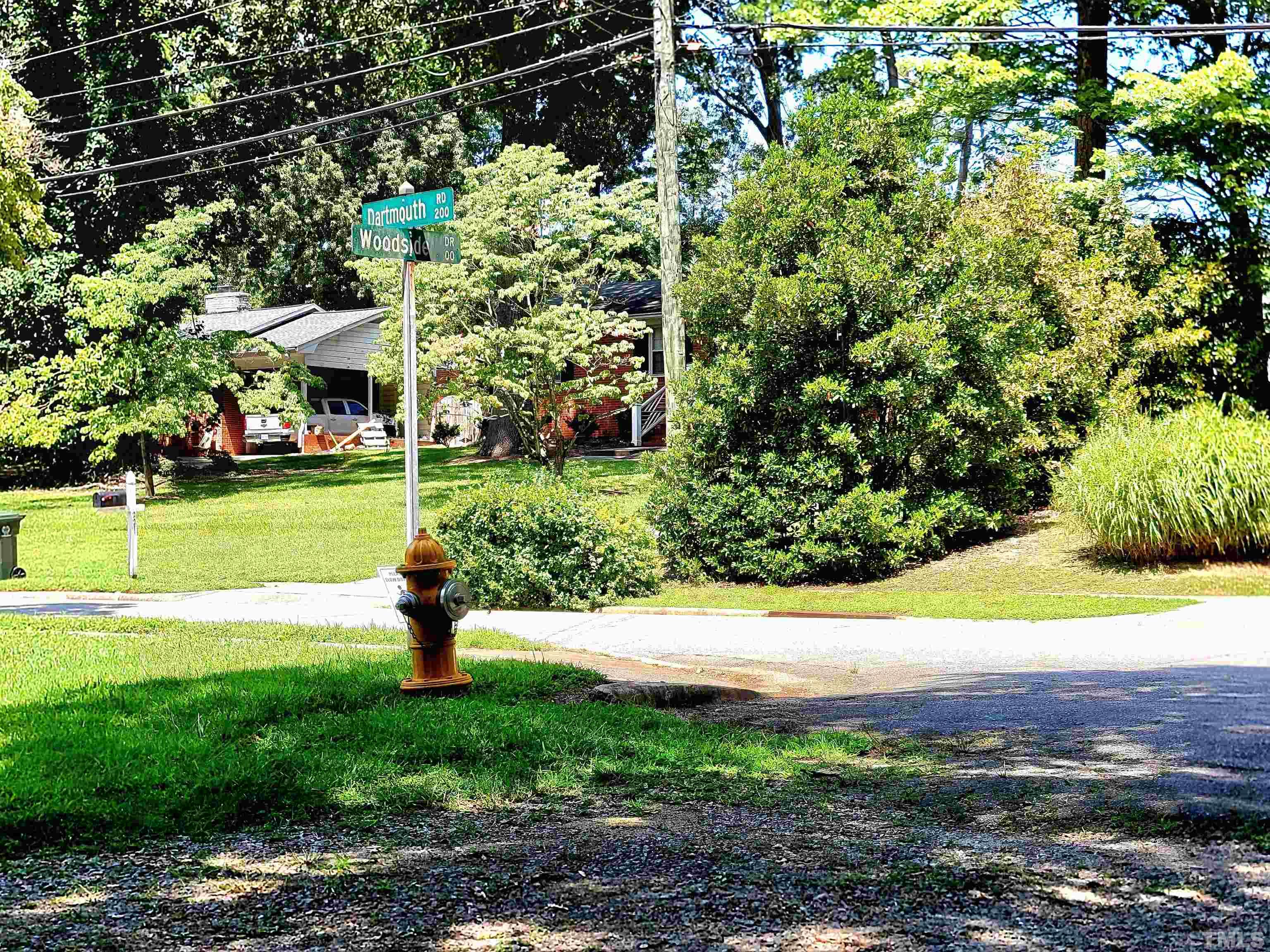 300 Dartmouth Road Raleigh, NC 27609 - Photo 48 of 52 a view of a garden with an outdoor space