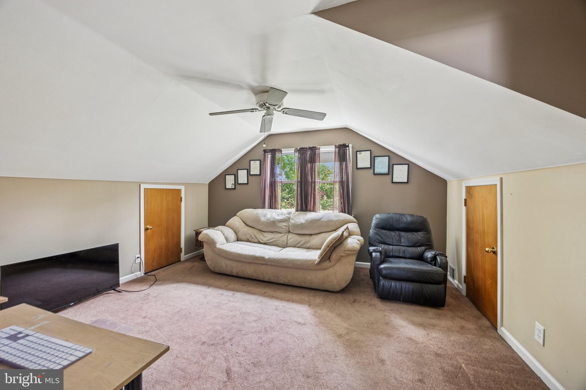 264 Hawthorne Road Morton, PA 19070 - Photo 17 of 32 Bedroom #3 w/Ceiling Fan & Attic Access