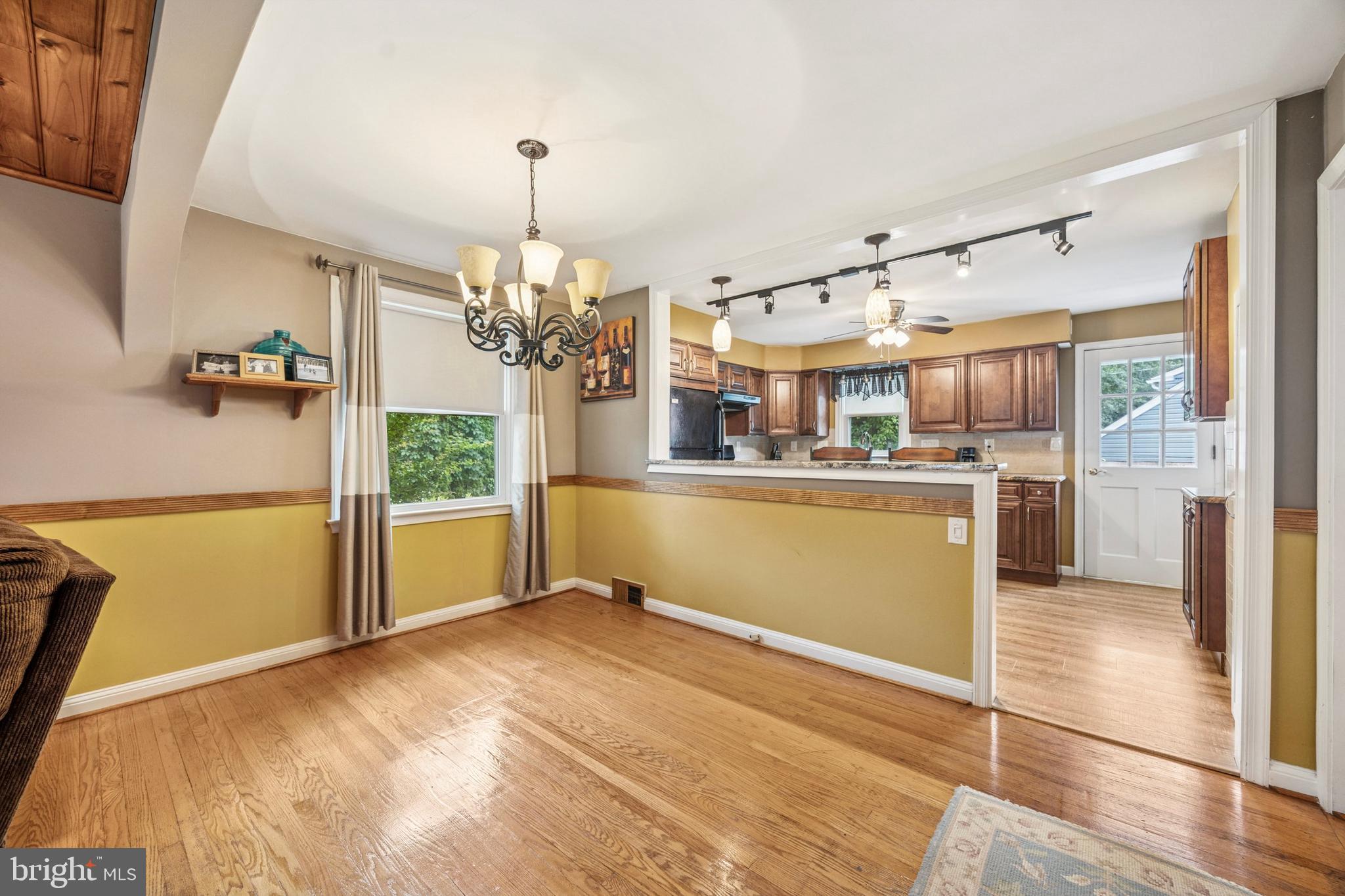 264 Hawthorne Road Morton, PA 19070 - Photo 6 of 32 Dining Area