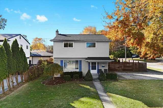 $2,300 | 29945 Everett Street, Southfield, MI 48076