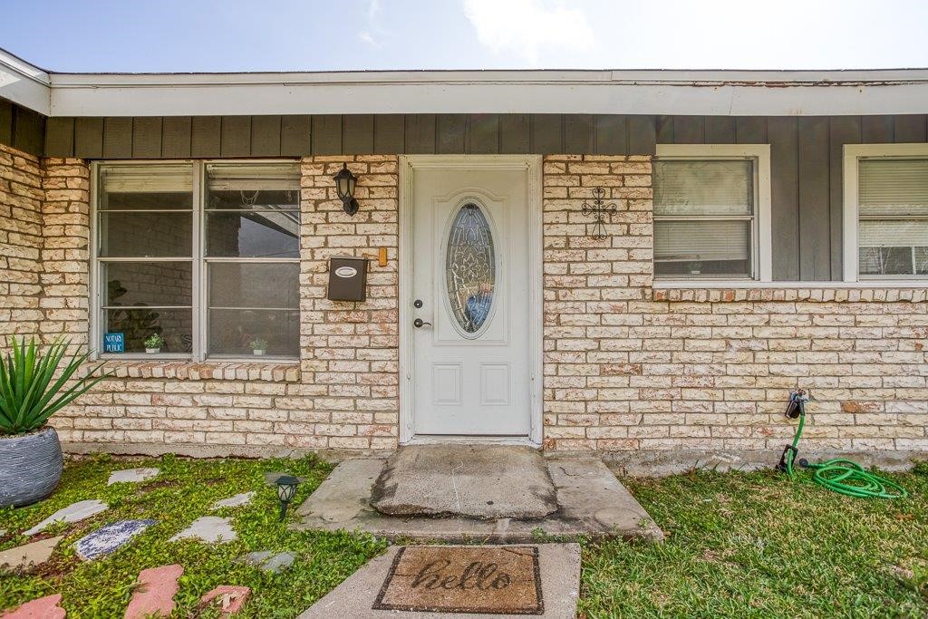 1410 Denver Street Portland, TX 78374 - Photo 3 of 25