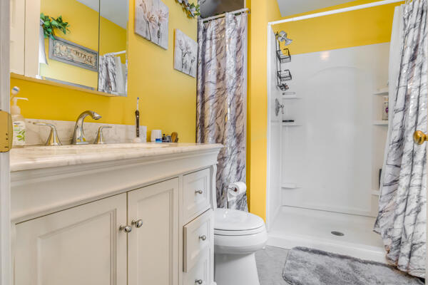 53 Danley Road Dayton, ME 04005 - Photo 14 of 21 53 Dan primary bath