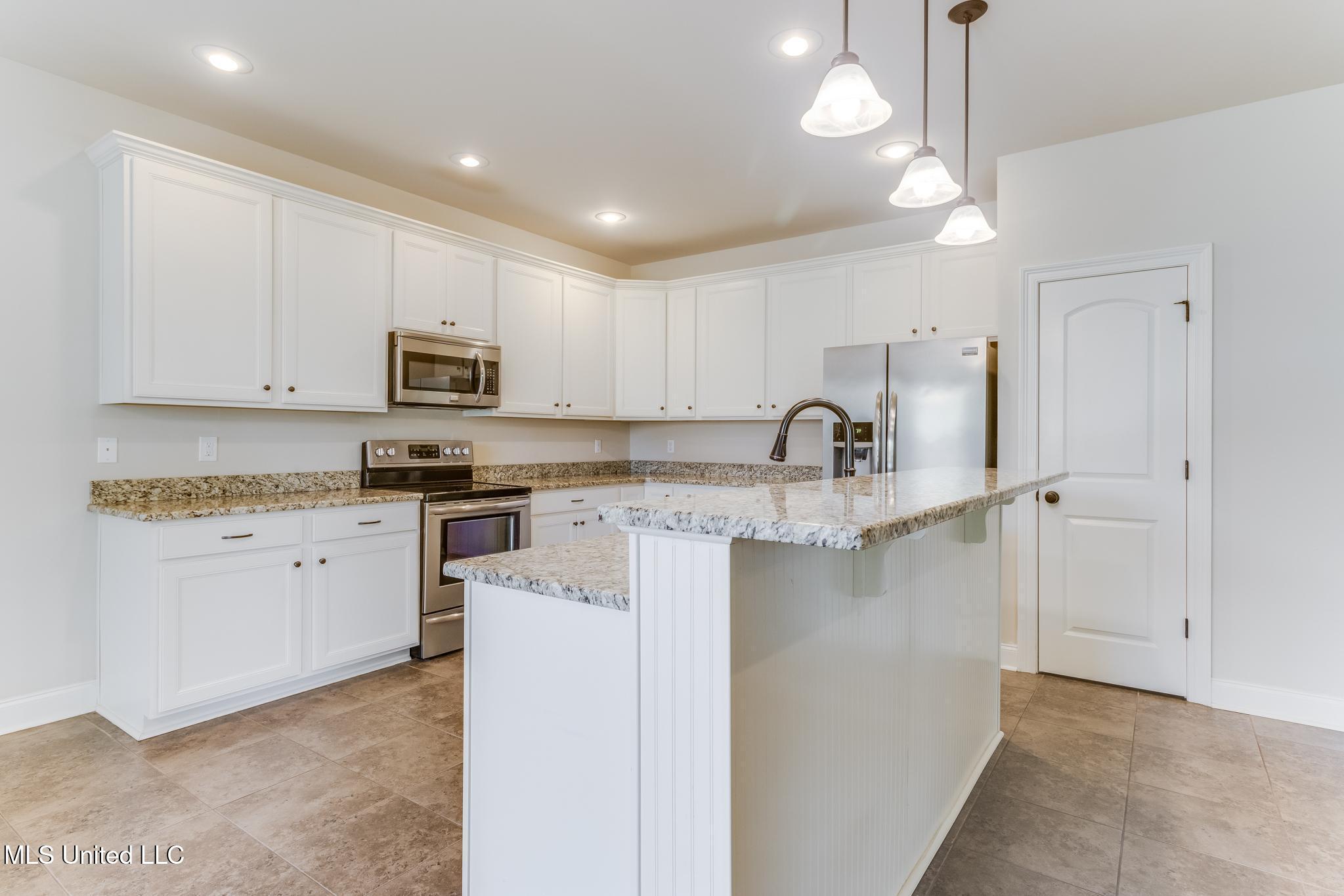 7501 Saints Circle Ocean Springs, MS 39564 - Photo 6 of 24 IMG_2161_ENF