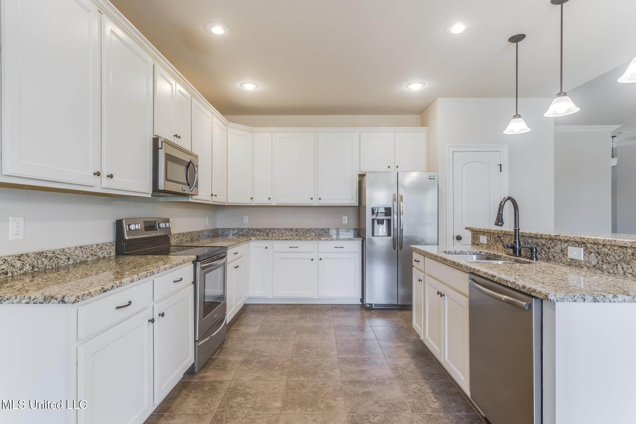 7501 Saints Circle Ocean Springs, MS 39564 - Photo 7 of 24 IMG_2164_ENF