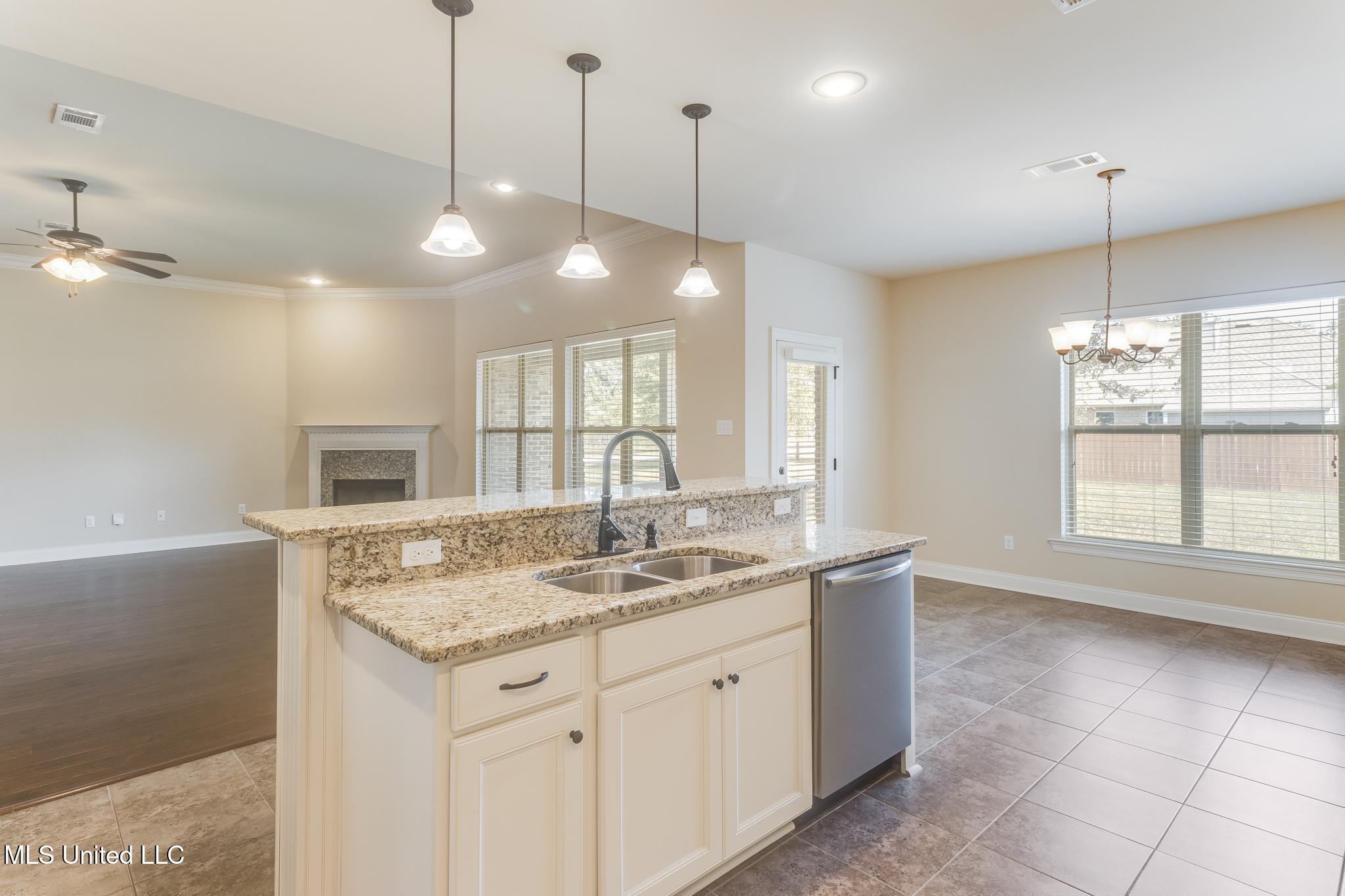 7501 Saints Circle Ocean Springs, MS 39564 - Photo 8 of 24 IMG_2167_ENF-Edit