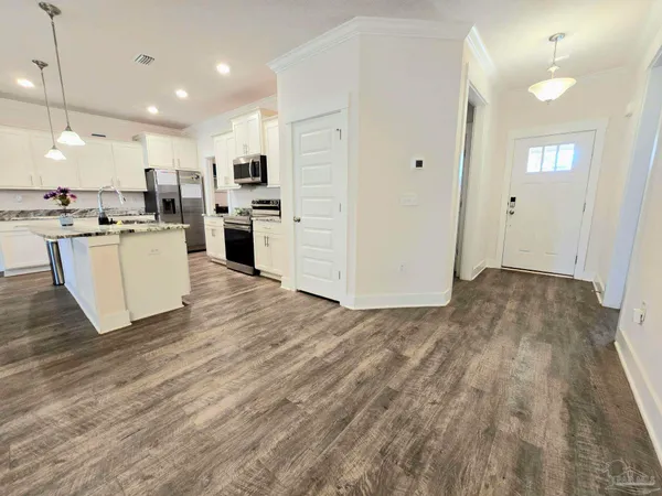 $1,975 | 1862 Finch Lane, Cantonment, FL 32533