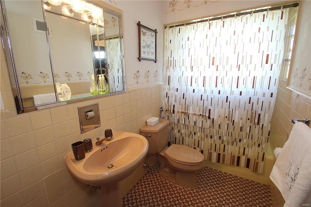 5010 Ambs Road St. Louis, MO 63128 - Photo 17 of 44 Gallery Image 17