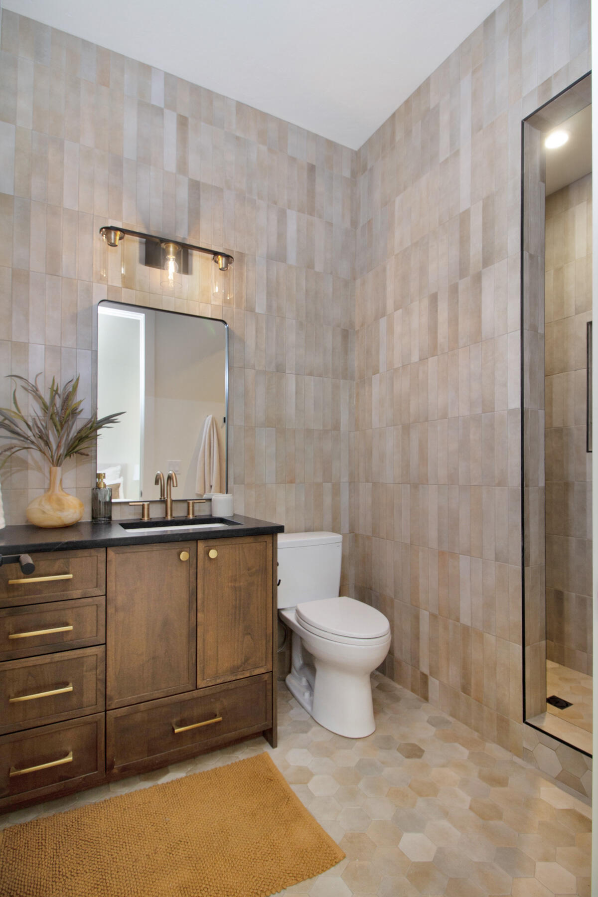 246 Mariposa Road Hailey, ID 83333 - Photo 15 of 25 Guest Bath 2