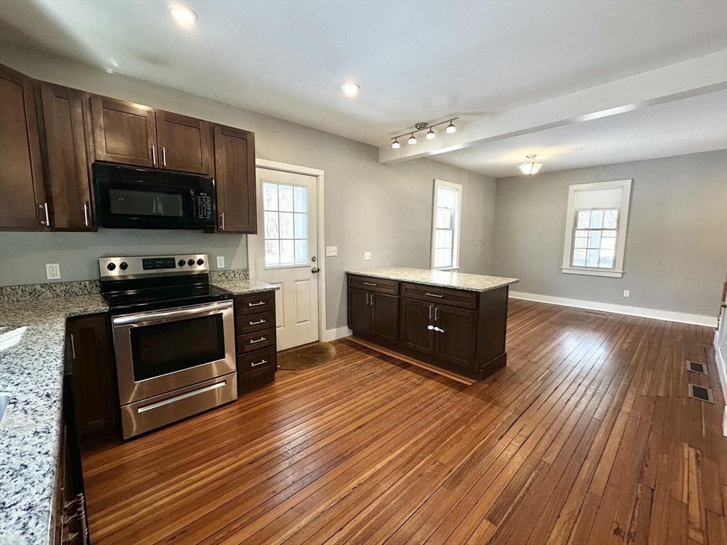 40 Circle Road Longmeadow, MA 01106 - Photo 13 of 35