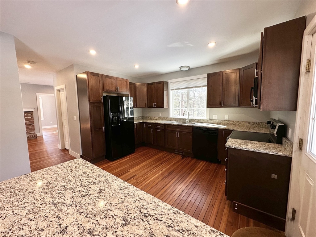 40 Circle Road Longmeadow, MA 01106 - Photo 15 of 35