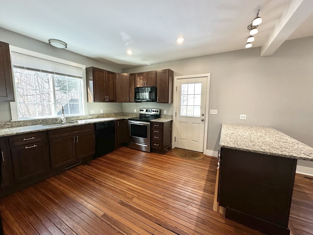 40 Circle Road Longmeadow, MA 01106 - Photo 16 of 35