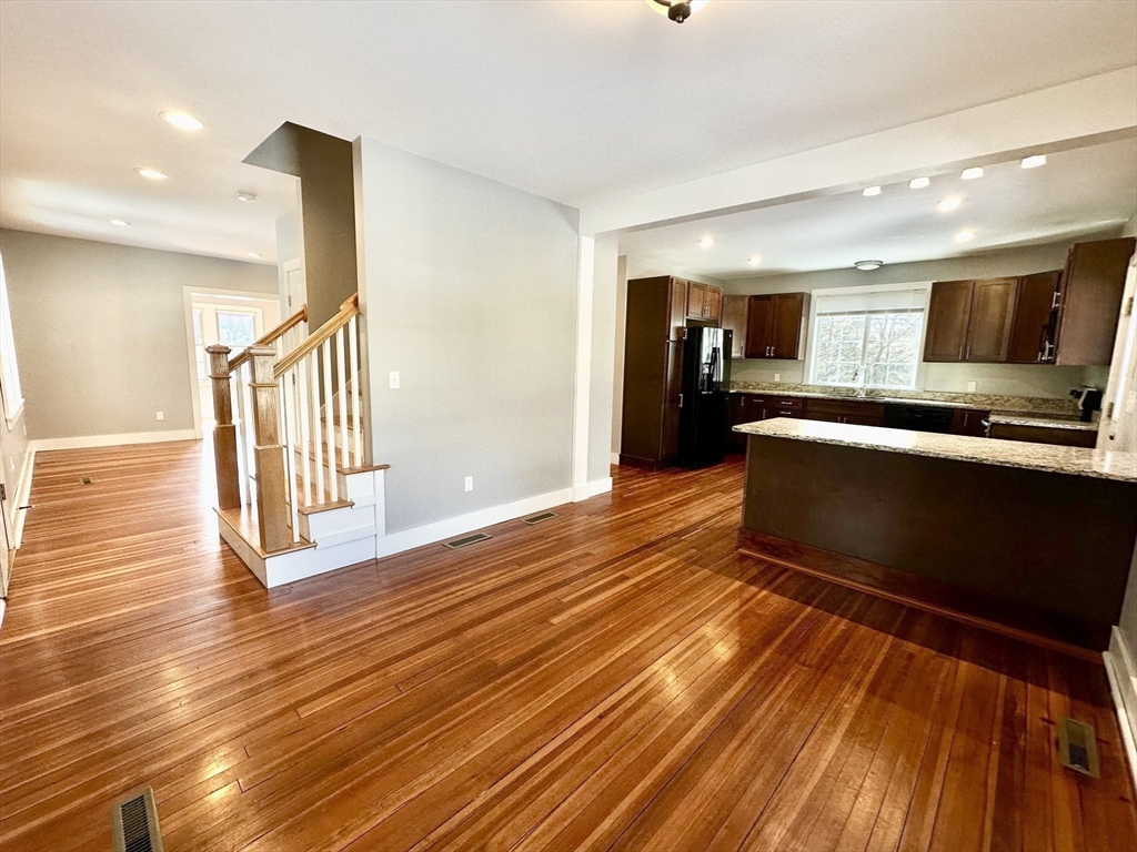 40 Circle Road Longmeadow, MA 01106 - Photo 18 of 35