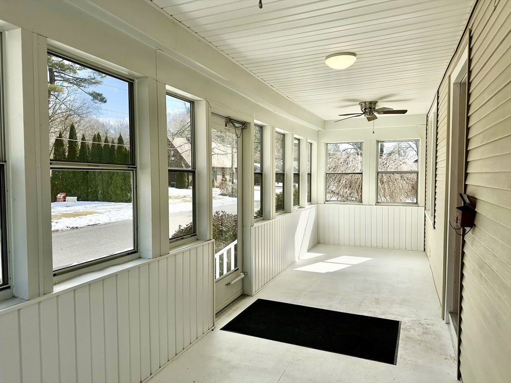40 Circle Road Longmeadow, MA 01106 - Photo 2 of 35