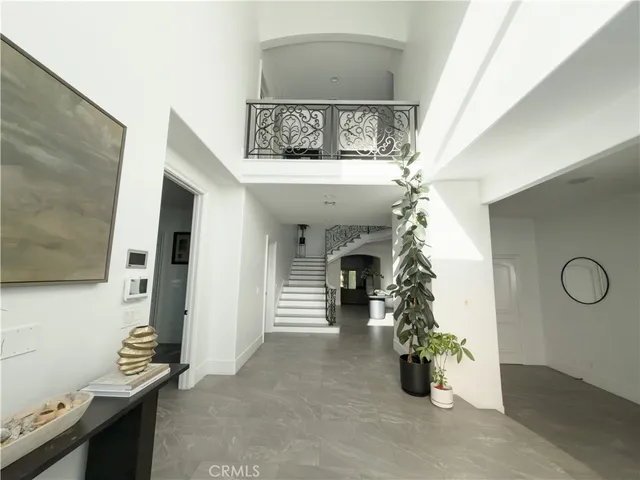 a view of entryway with furniture