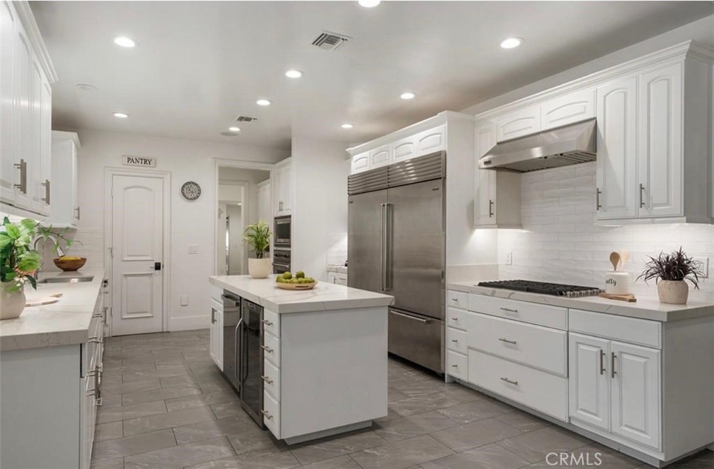 9069 Gallatin Road Downey, CA 90240 - Photo 6 of 34