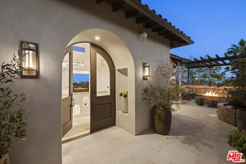 $6,099,000 | 1380 Summitridge Place, Beverly Hills, CA 90210