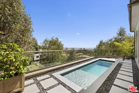$6,099,000 | 1380 Summitridge Place, Beverly Hills, CA 90210
