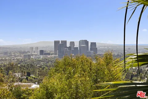 $6,099,000 | 1380 Summitridge Place, Beverly Hills, CA 90210