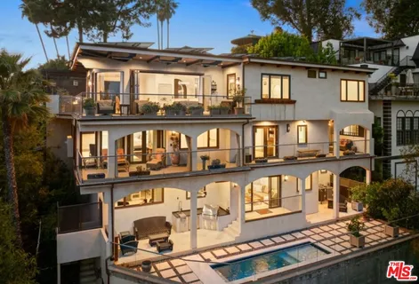$6,099,000 | 1380 Summitridge Place, Beverly Hills, CA 90210