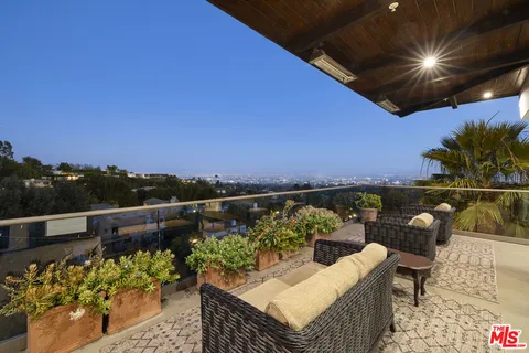$6,099,000 | 1380 Summitridge Place, Beverly Hills, CA 90210