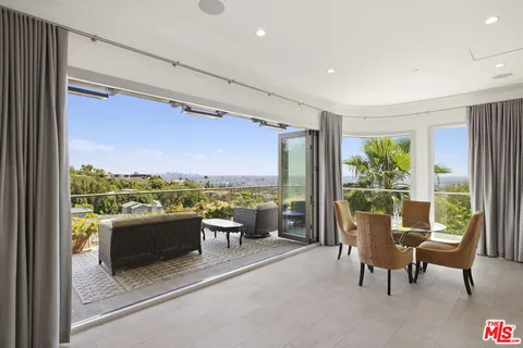 $6,099,000 | 1380 Summitridge Place, Beverly Hills, CA 90210