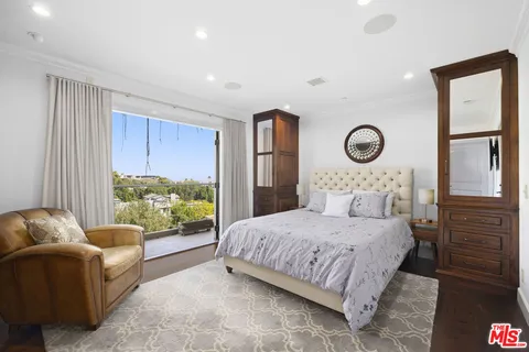 $6,099,000 | 1380 Summitridge Place, Beverly Hills, CA 90210