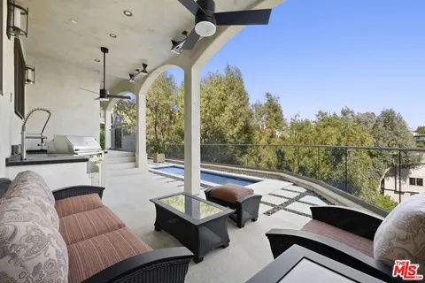 $6,099,000 | 1380 Summitridge Place, Beverly Hills, CA 90210