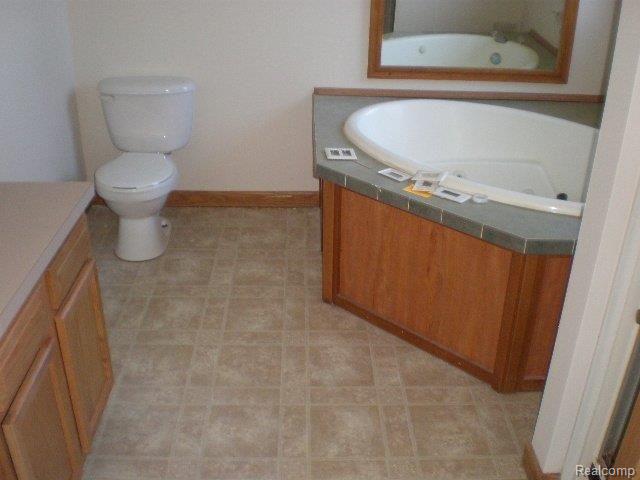 7613 Cribbins Road Avoca, MI 48006 - Photo 13 of 17 P8070051.JPG
