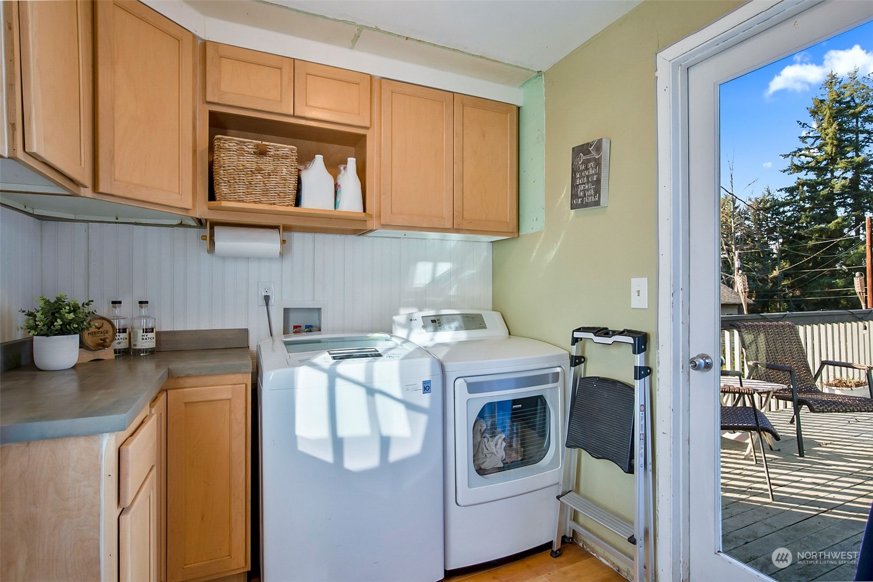 2322 Cherry Road Lake Stevens, WA 98258 - Photo 16 of 35 a utility room with sink dryer and washer