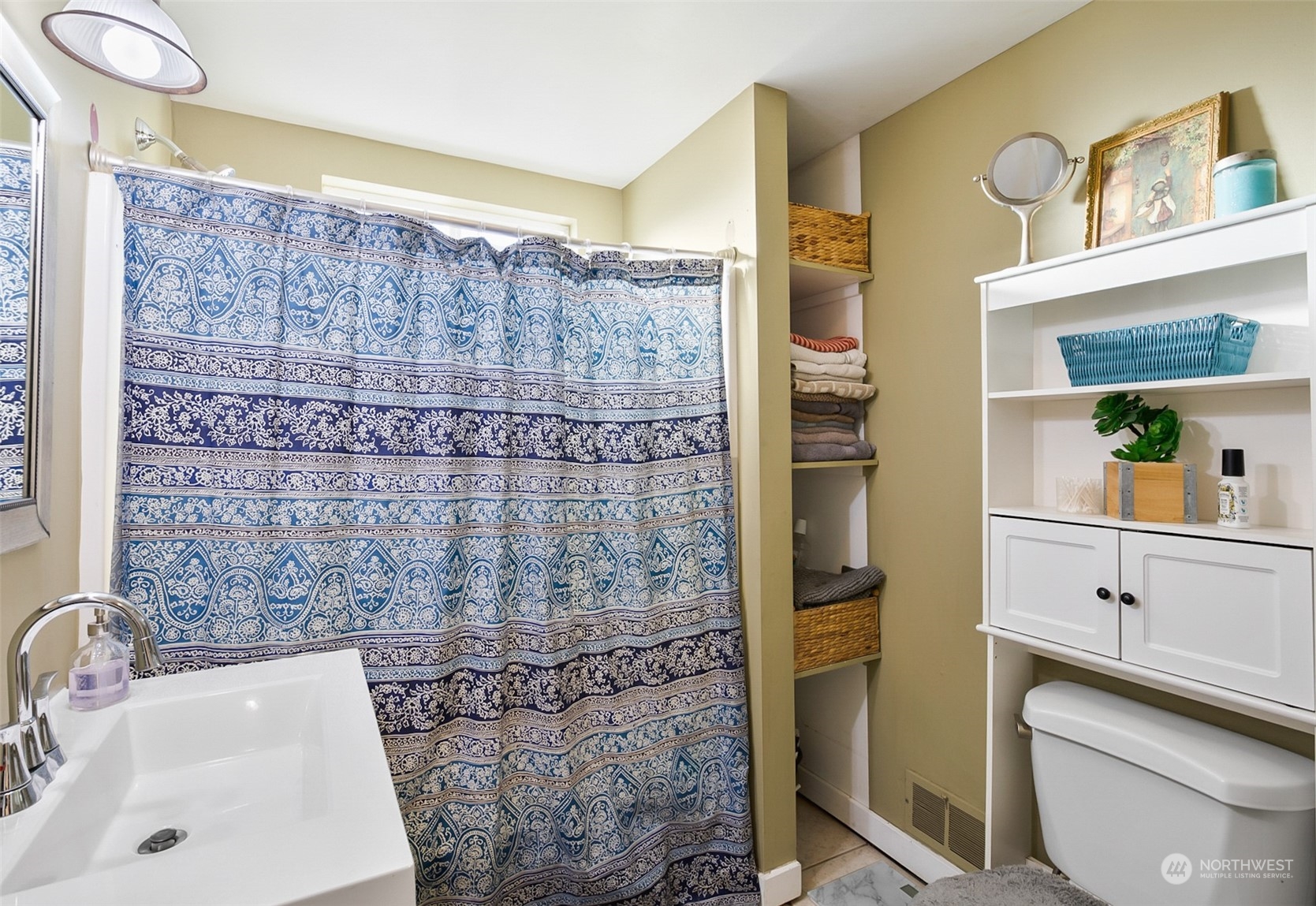 2322 Cherry Road Lake Stevens, WA 98258 - Photo 19 of 35 a bathroom with a sink a toilet and shower