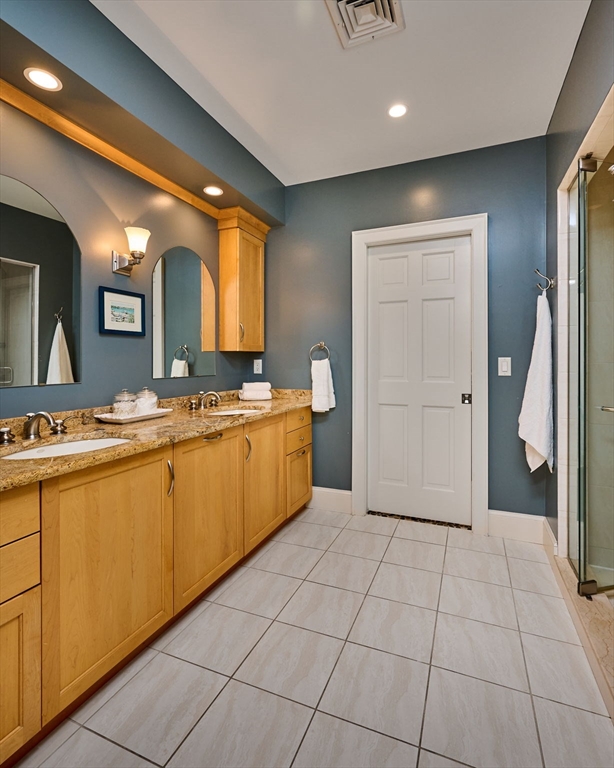 46 Sovereign Way Northampton, MA 01062 - Photo 23 of 42